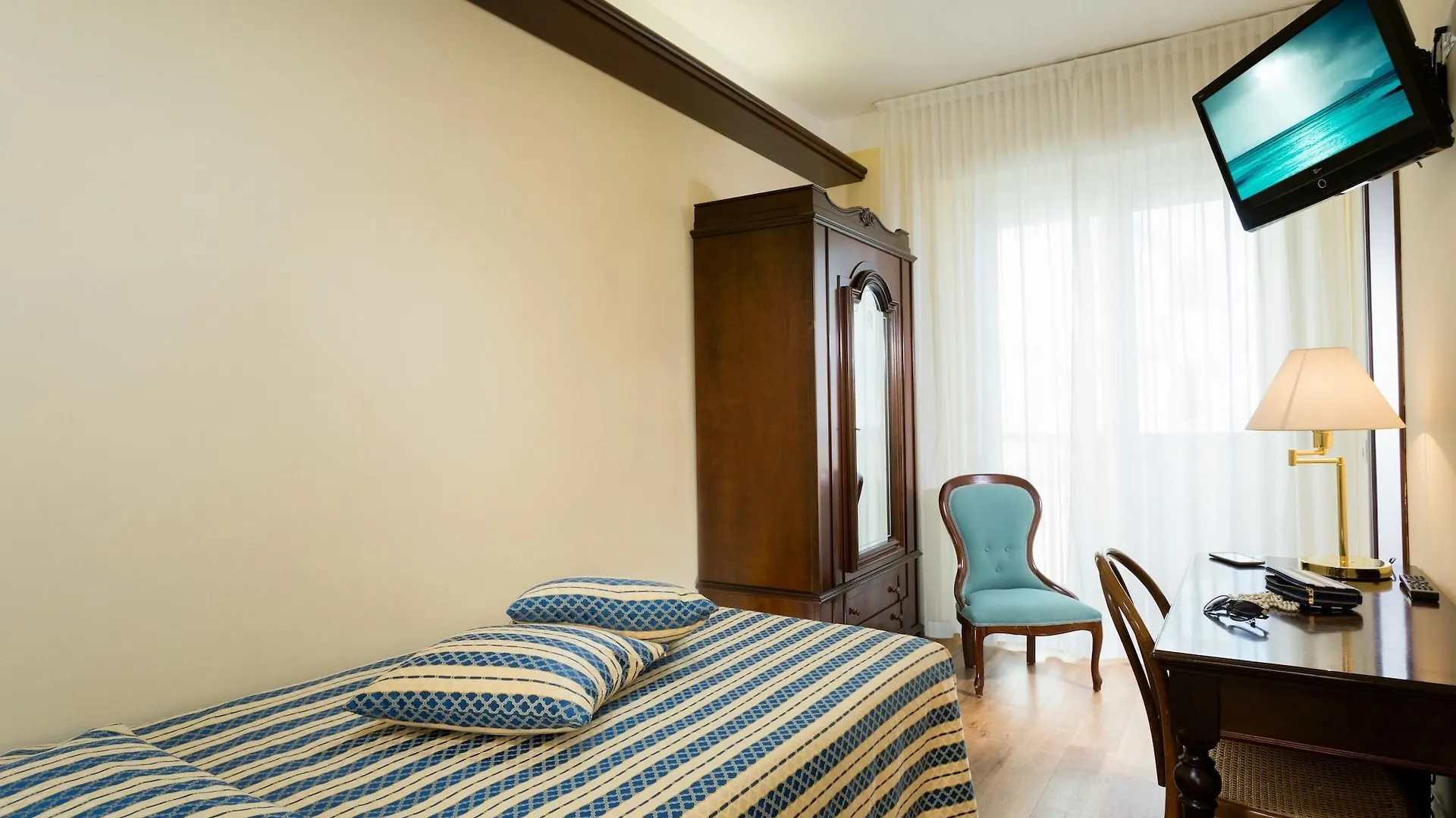 Hotel Milano Helvetia - In Centro Con Piscina Riccione Italy