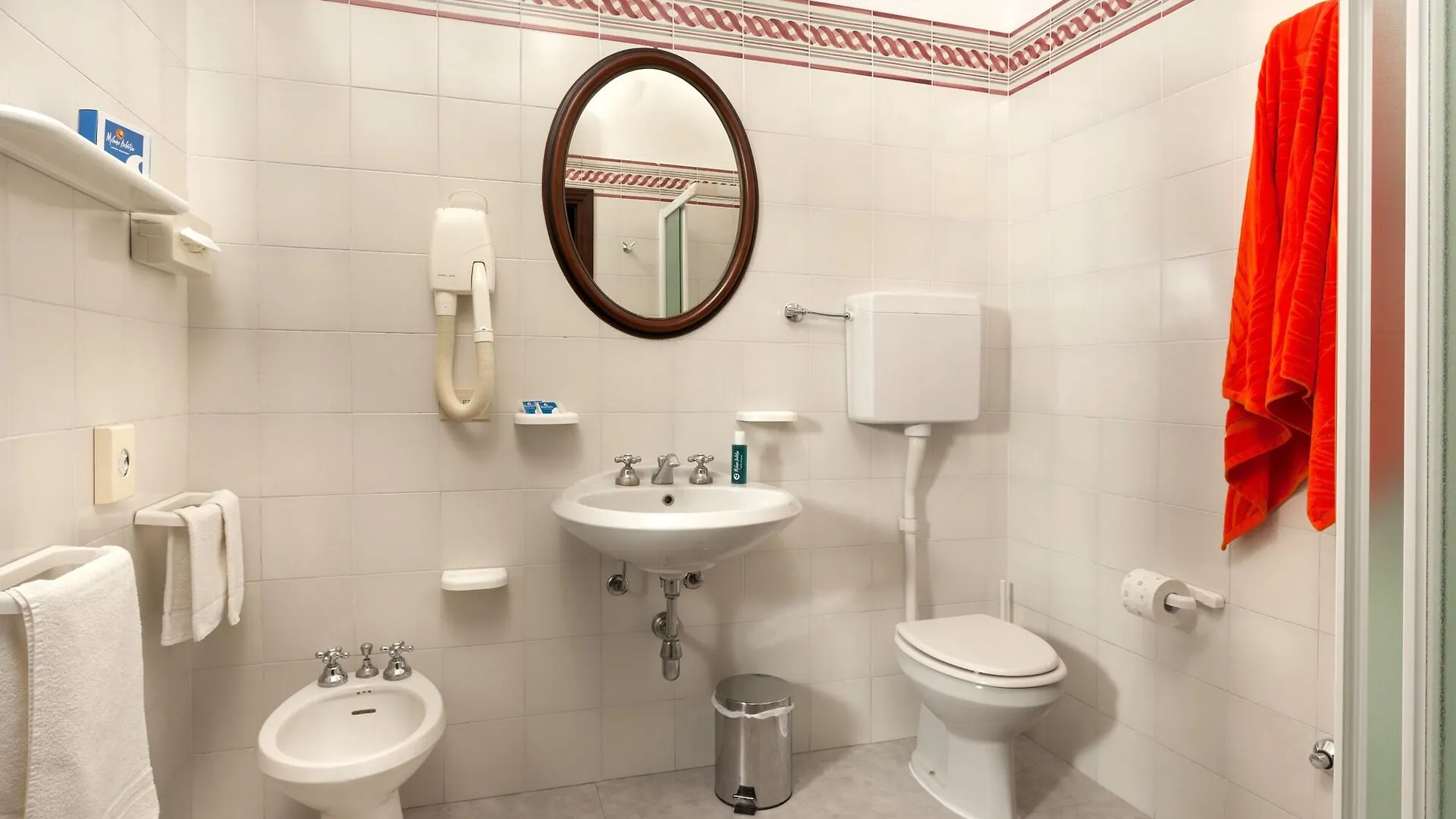 Hotel Milano Helvetia - In Centro Con Piscina Riccione 3*,  Italy