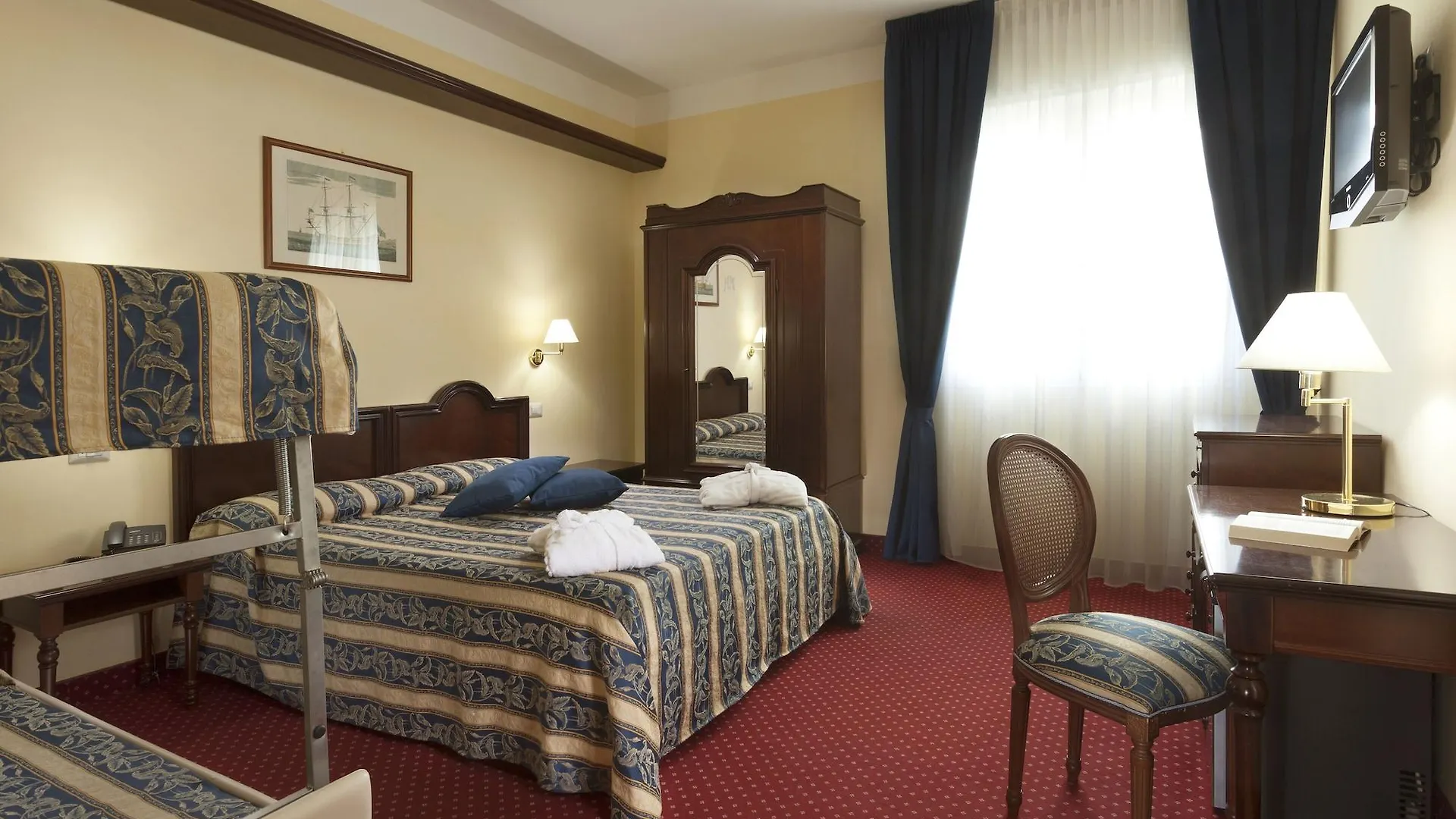 Hotel Milano Helvetia - In Centro Con Piscina Riccione