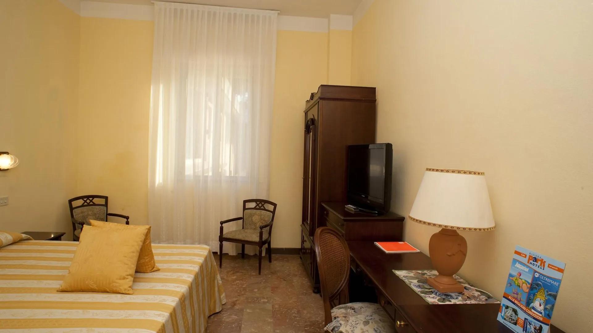 Hotel Milano Helvetia - In Centro Con Piscina Riccione