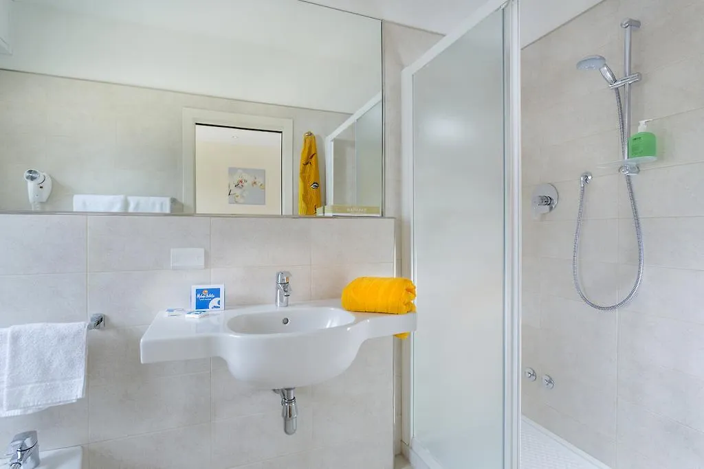 ***  Hotel Milano Helvetia - In Centro Con Piscina Riccione Italy