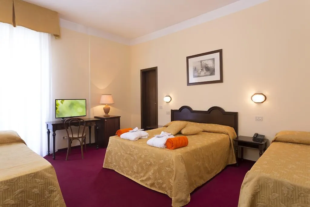 Hotel Milano Helvetia - In Centro Con Piscina Riccione