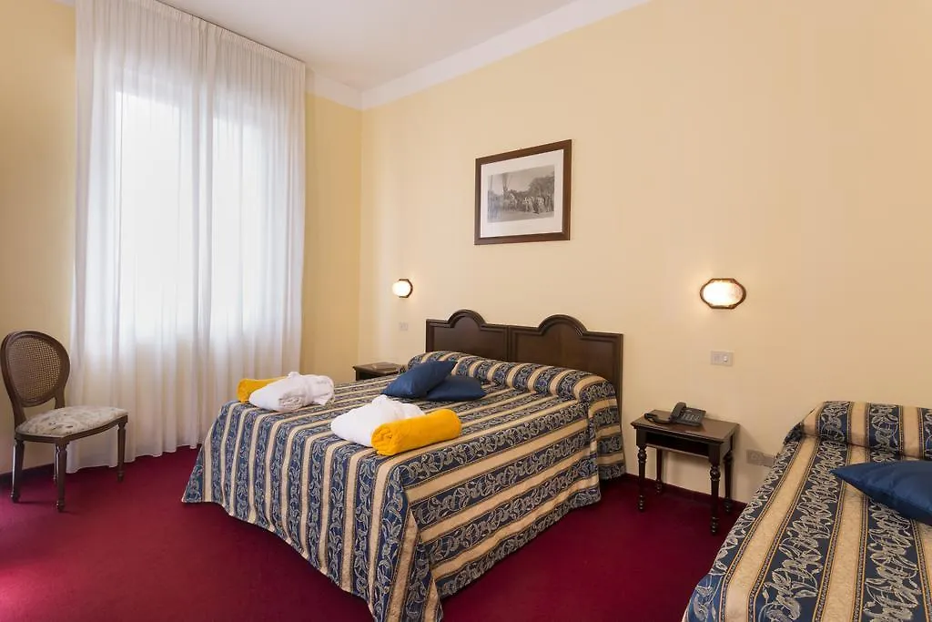 Hotel Milano Helvetia - In Centro Con Piscina Riccione 3*,