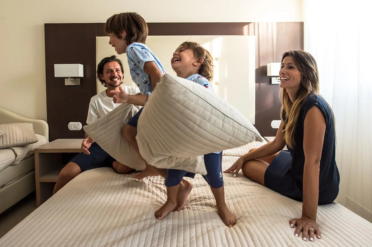 ***  Hotel Milano Helvetia - In Centro Con Piscina Riccione Italy
