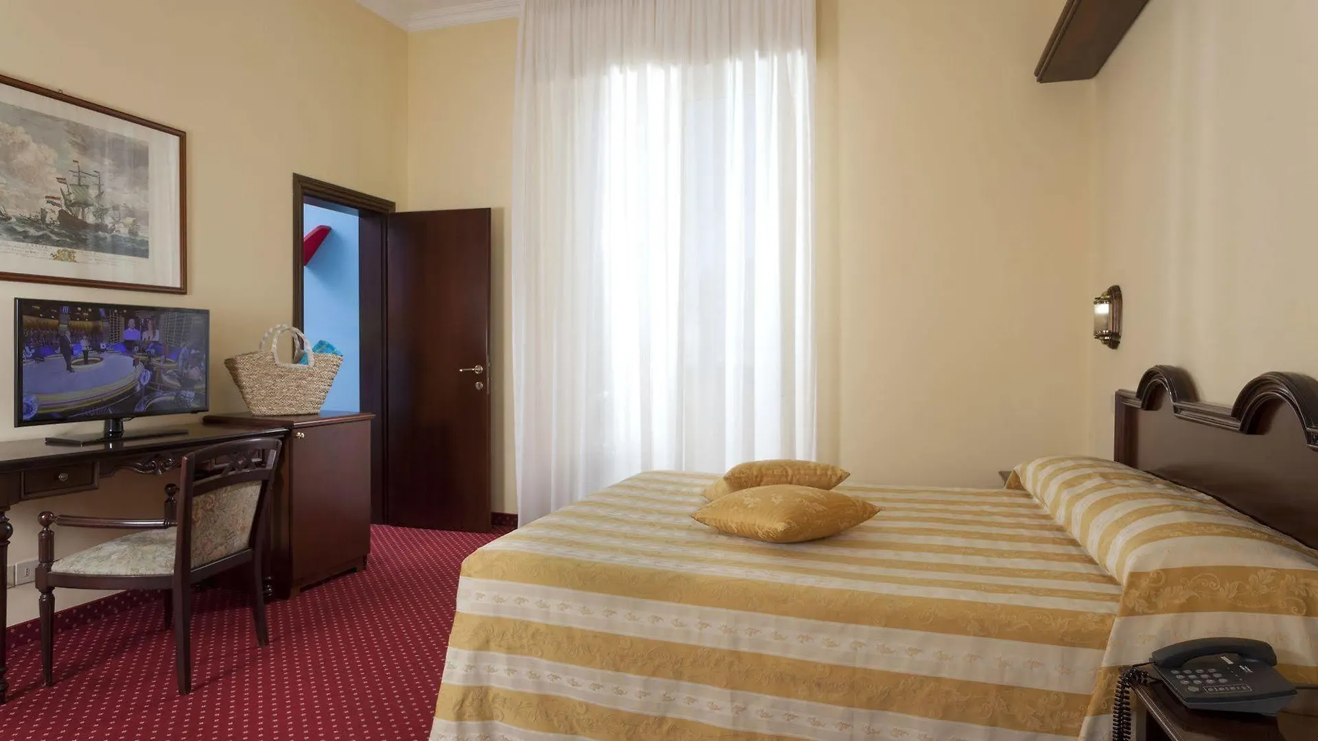 ***  Hotel Milano Helvetia - In Centro Con Piscina Riccione Italy